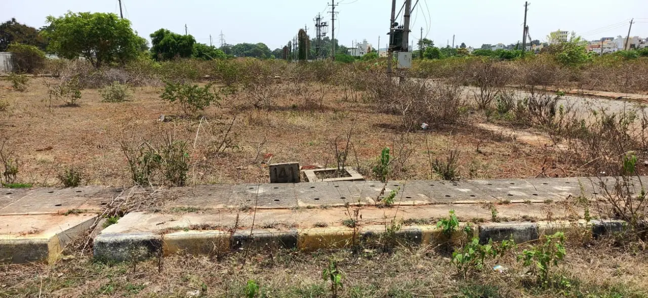 South-West Corner Residential Plot for Sale in HMT Layout, Nelamangala | ₹1 Crore