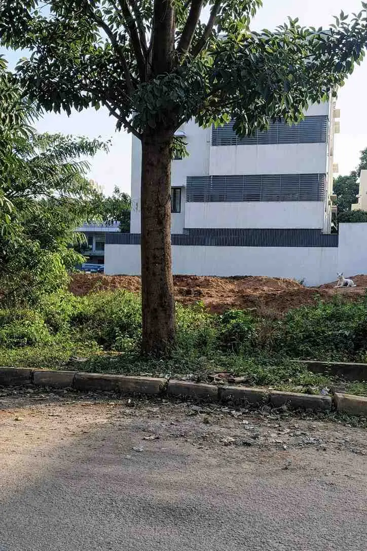 BDA Plot for Sale in SMV Layout 8th Block North Facing