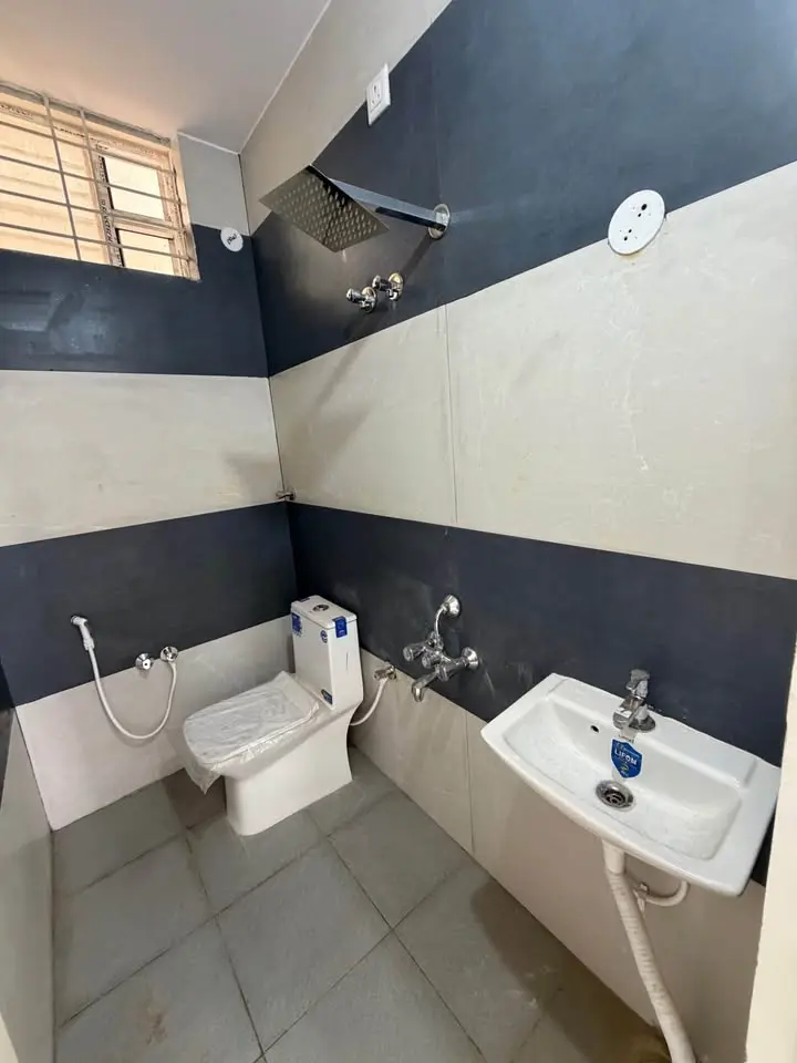 High-Potential Rental Property with 4 Residential Units | East Facing