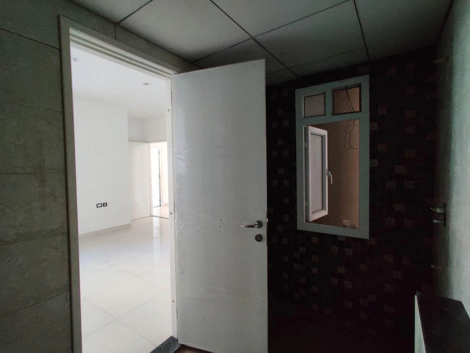 2 BHK Flat for Sale in Chamrajpet, Bangalore
