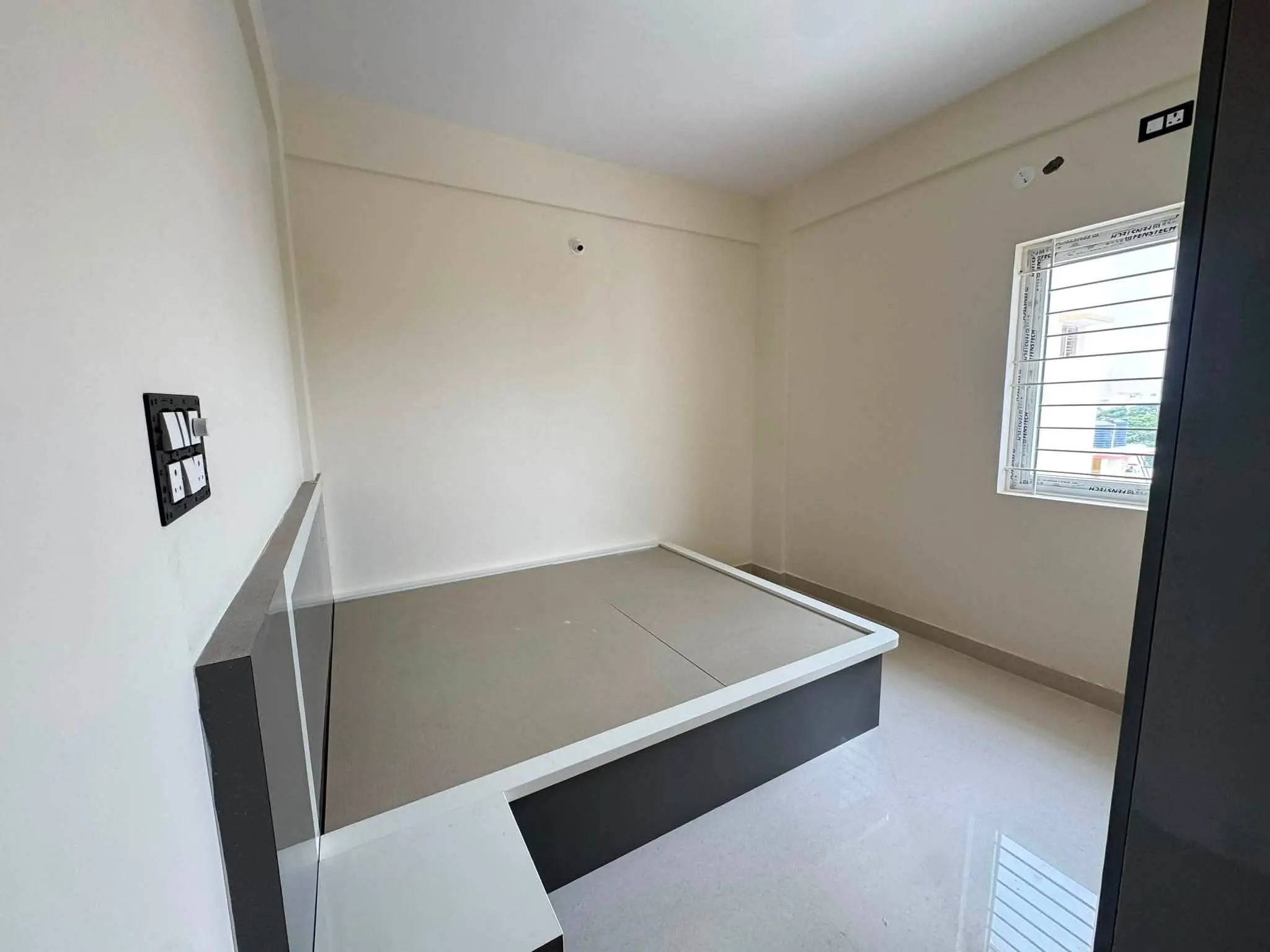 1 BHK Apartment for Rent in Kudlu Gate, Near HSR Layout | ₹25,000/Month