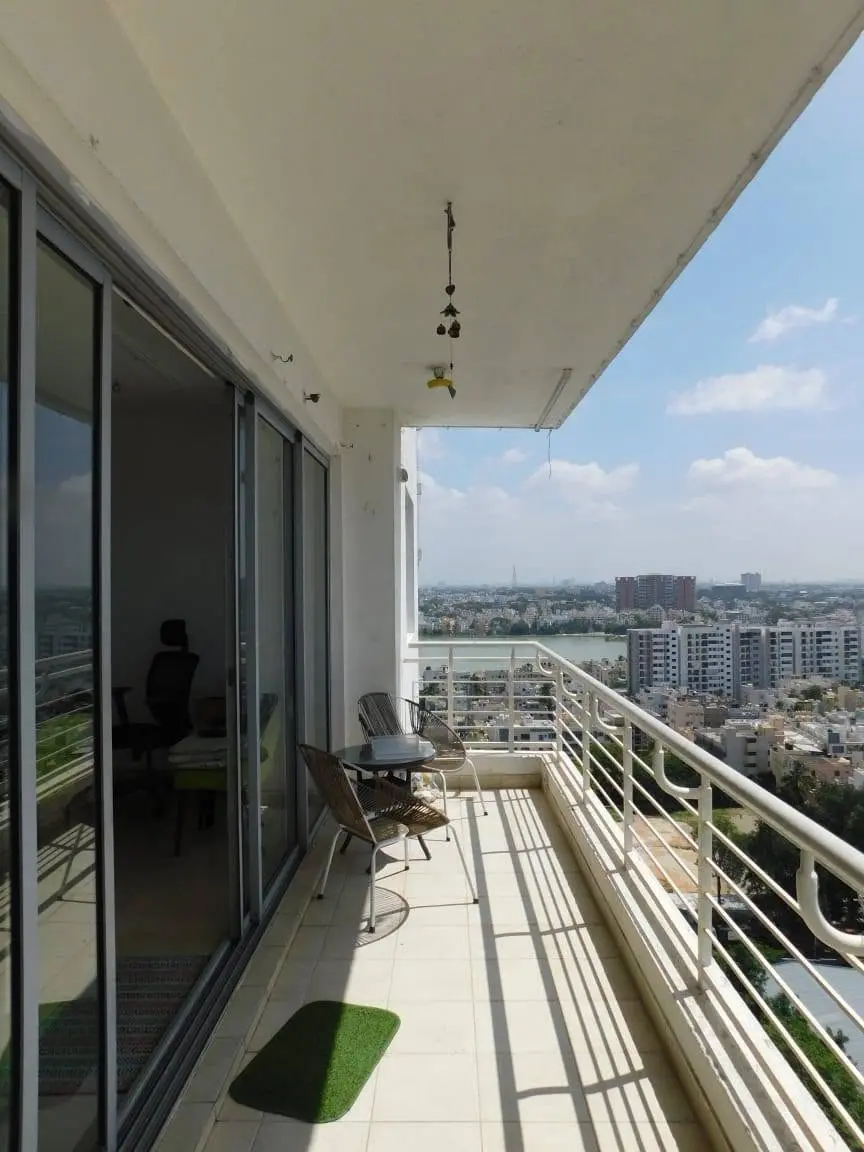 Lake-View 2BHK Flat for Sale in JP Nagar with Metro Connectivity