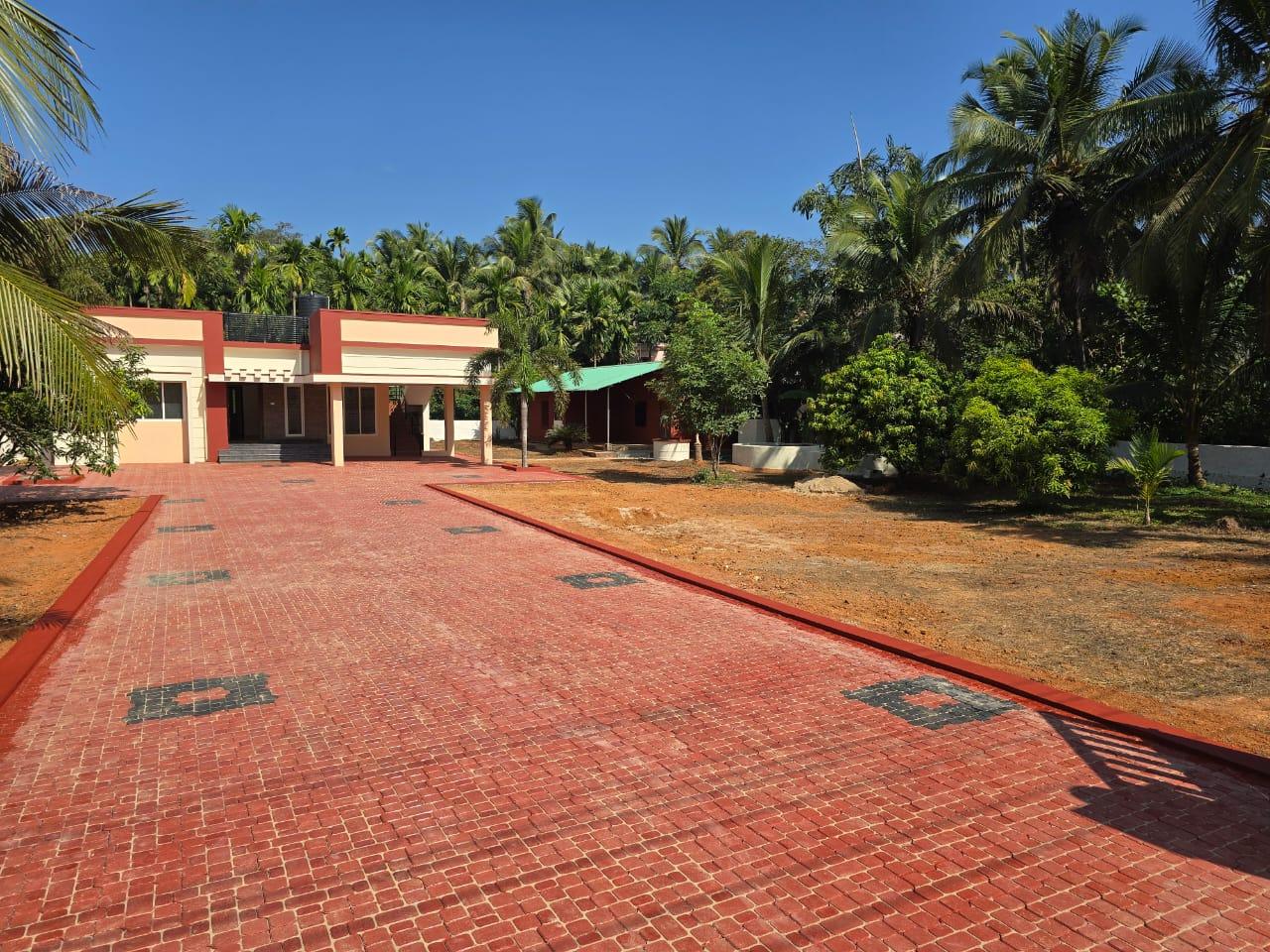 Land with Unused House for Sale in Meramajal, Mangalore