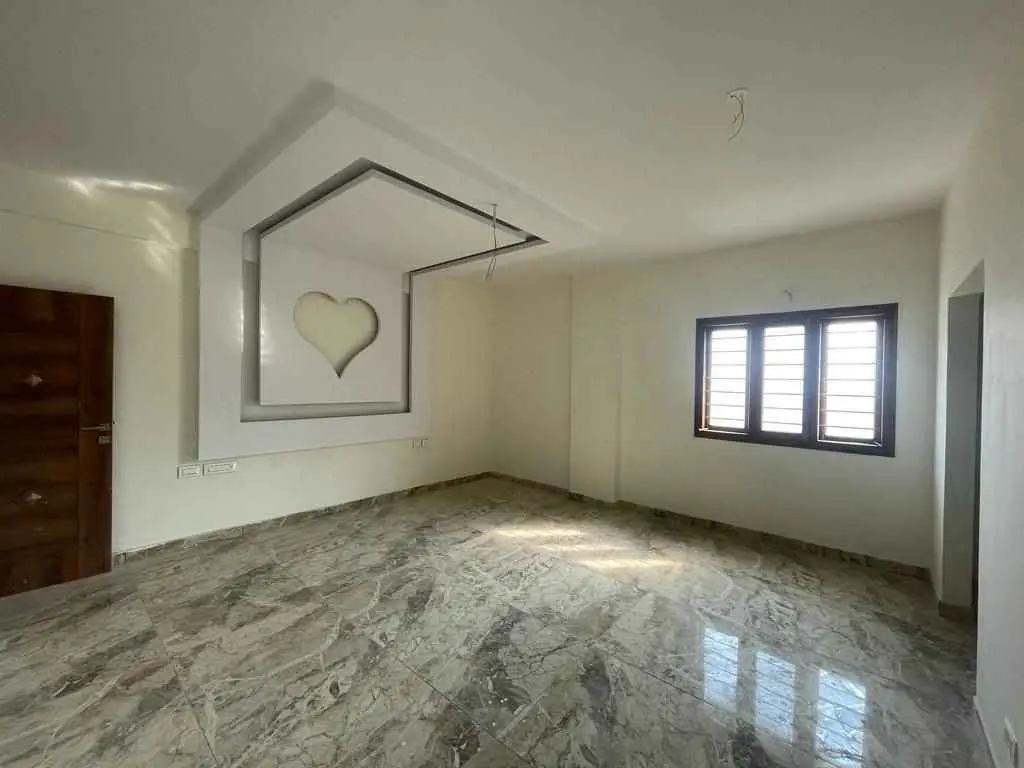 3BHK Flat for Sale in Muneshwara Layout | 1.36 Cr | 4th Floor | Vastu Compliant