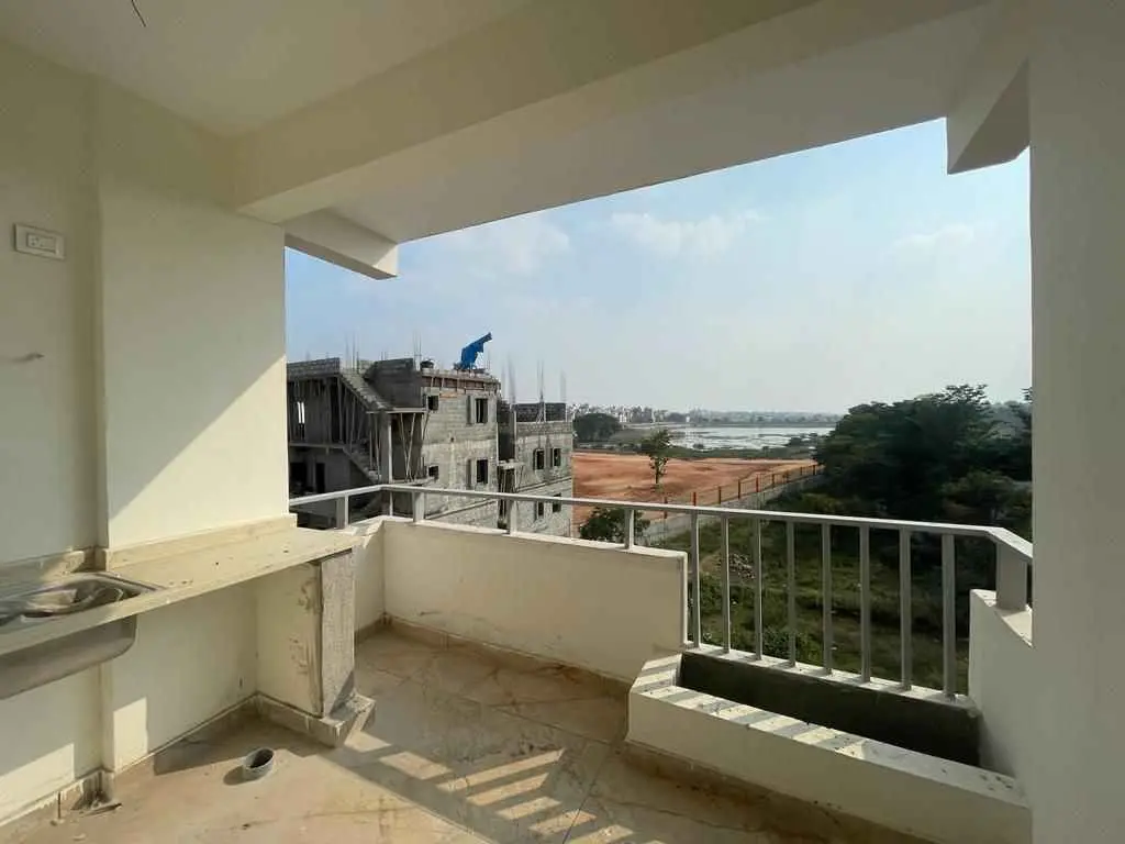 3BHK Flat for Sale in Muneshwara Layout | 1.36 Cr | 4th Floor | Vastu Compliant