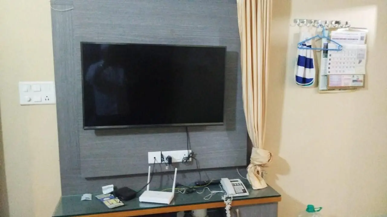 3BHK Flat for Sale in Amigo Lake View Apartment Ground Floor Spacious 1580 Sq Ft