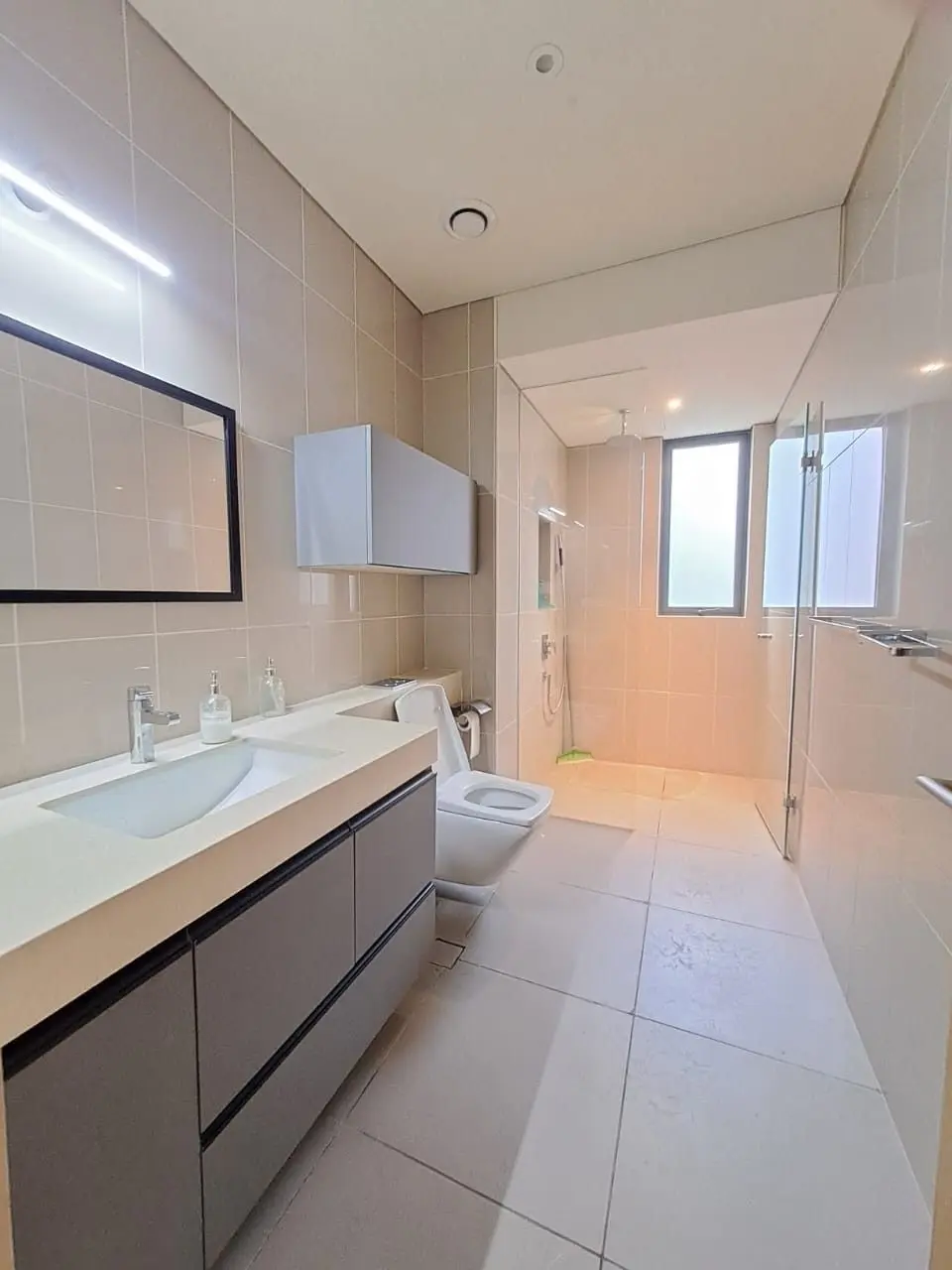 Premium 4.5 BHK Residence for Rent in Embassy Lake Terraces 7th Floor Luxury Living