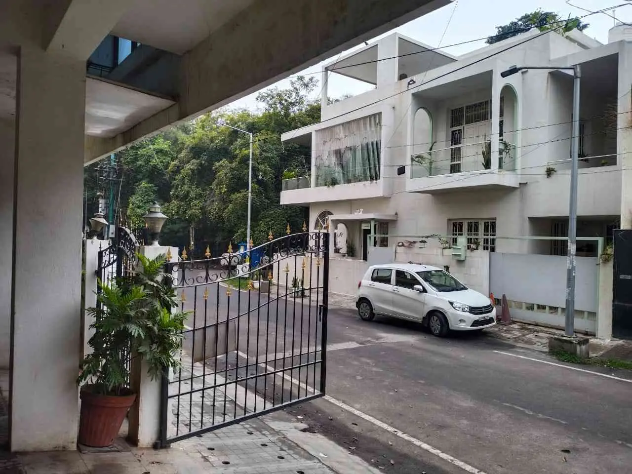 Well-Maintained 2BHK Flat for Sale in Old Airport Road 2nd Floor