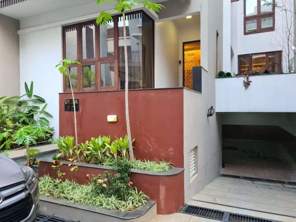 Luxury 5BHK Villa in Salarpuria Sattva Kings Domain