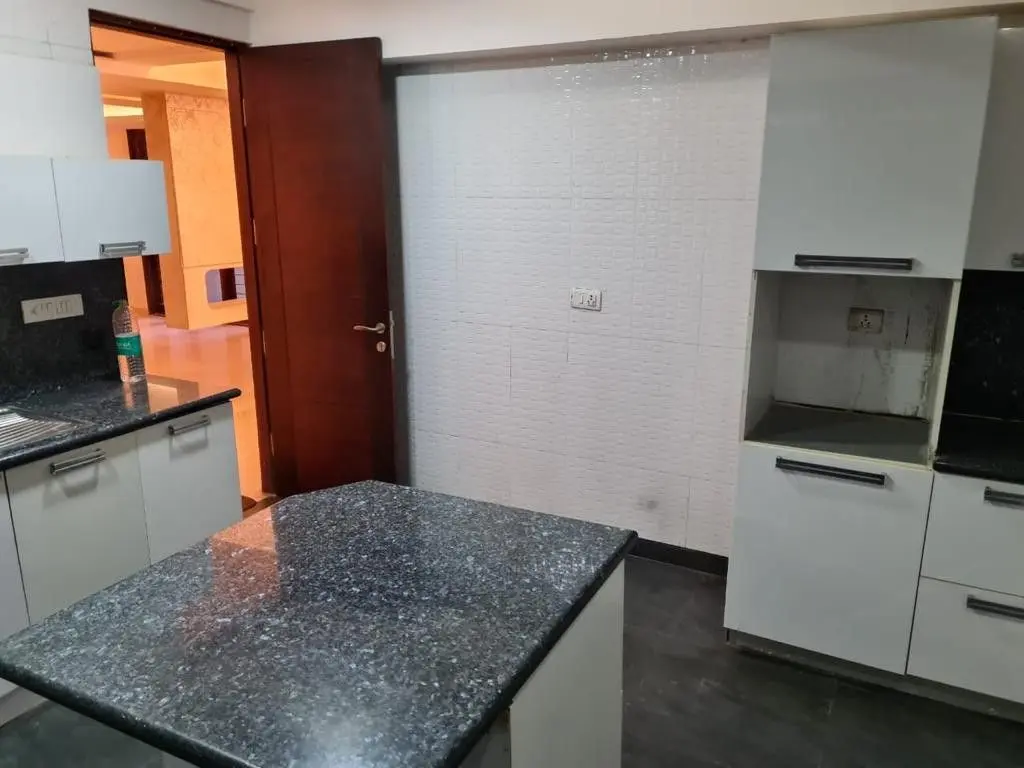 Luxury 5BHK Villa in Salarpuria Sattva Kings Domain