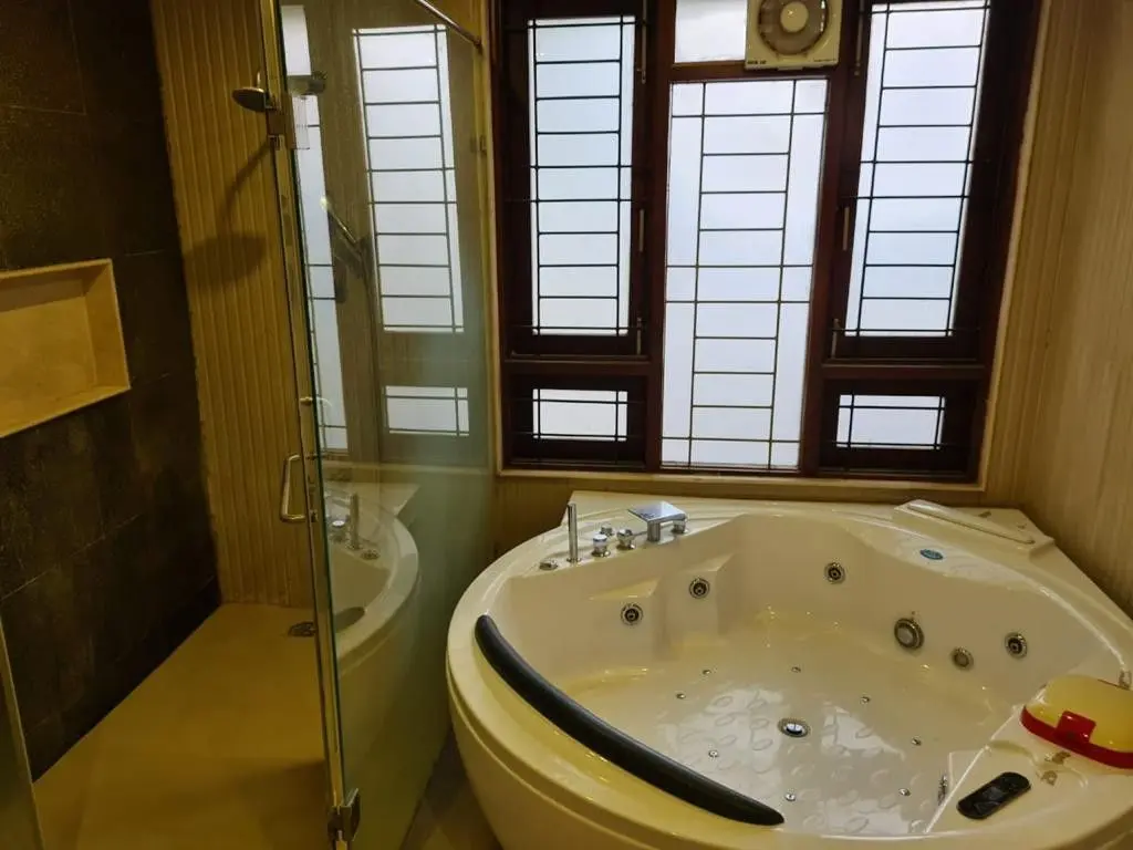 Luxury 5BHK Villa in Salarpuria Sattva Kings Domain