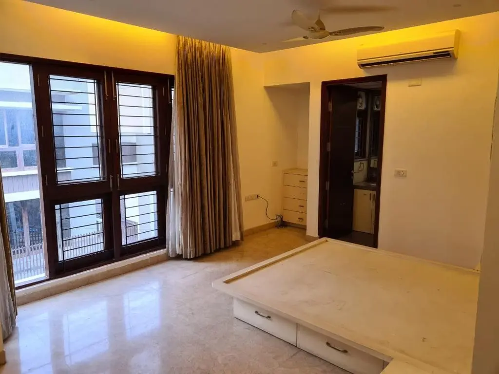 Luxury 5BHK Villa in Salarpuria Sattva Kings Domain