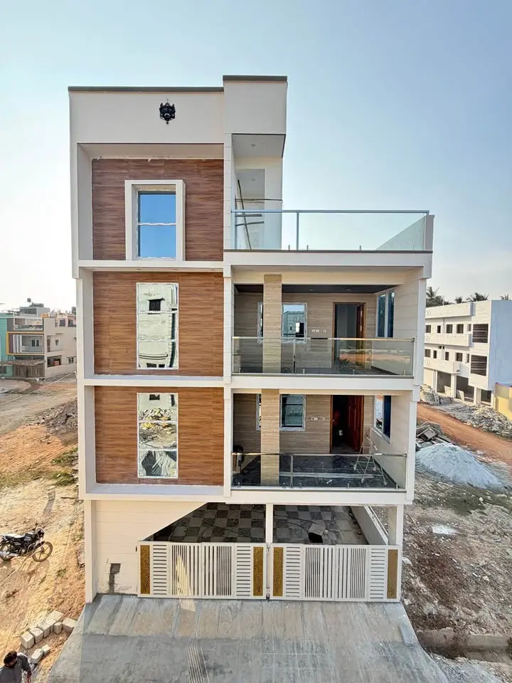 High-Potential Rental Property with 4 Residential Units | East Facing