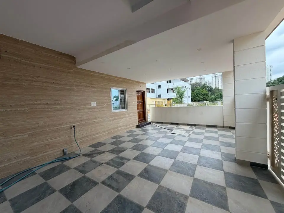 High-Potential Rental Property with 4 Residential Units | East Facing