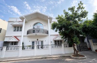 Spacious Luxury Bungalow for Sale in Akshaya Nagar, Ramamurthy Nagar
