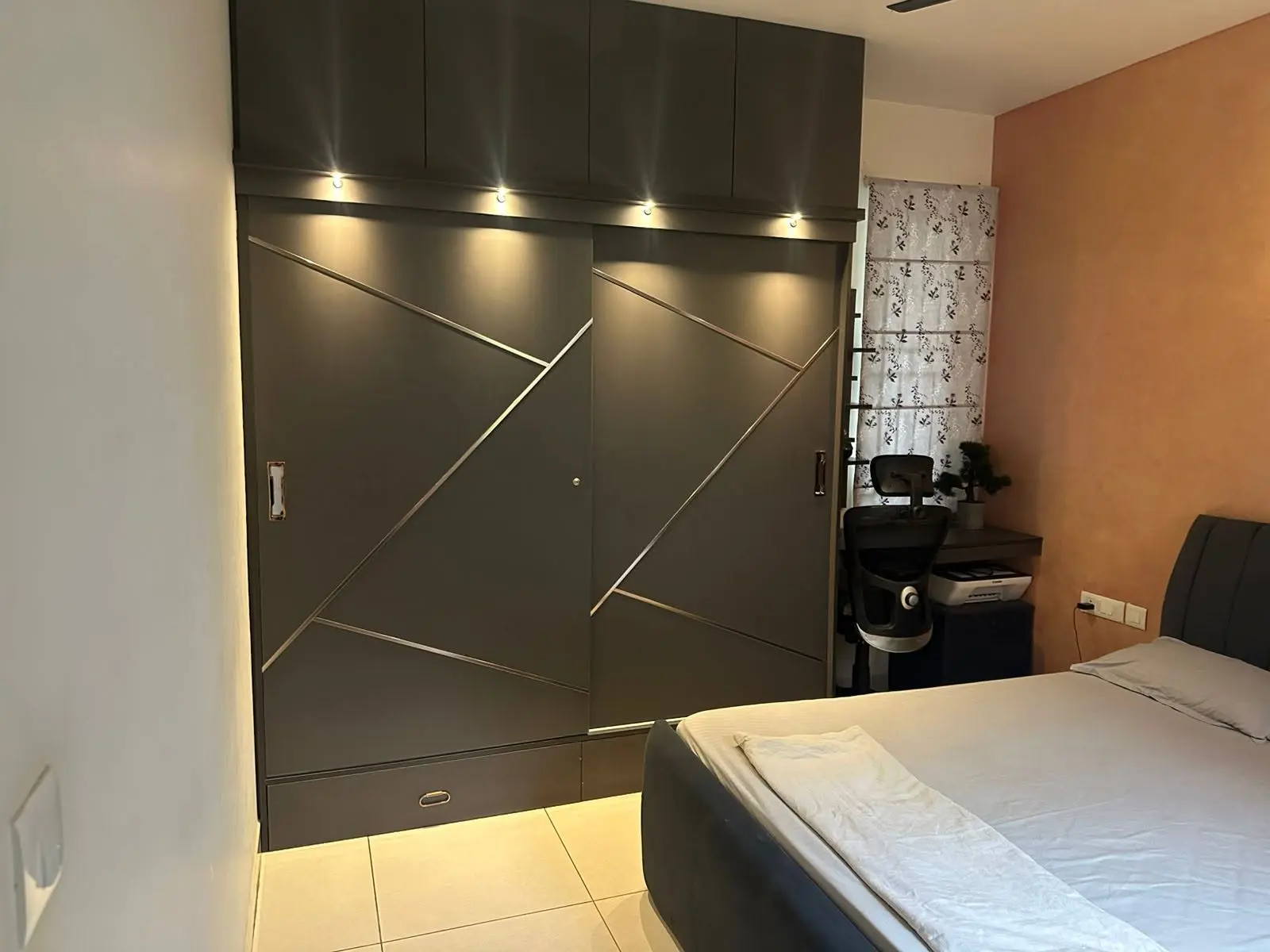 2 BHK Fully Furnished Apartment for Sale in Prestige Kew Gardens, Bellandur, Bengaluru