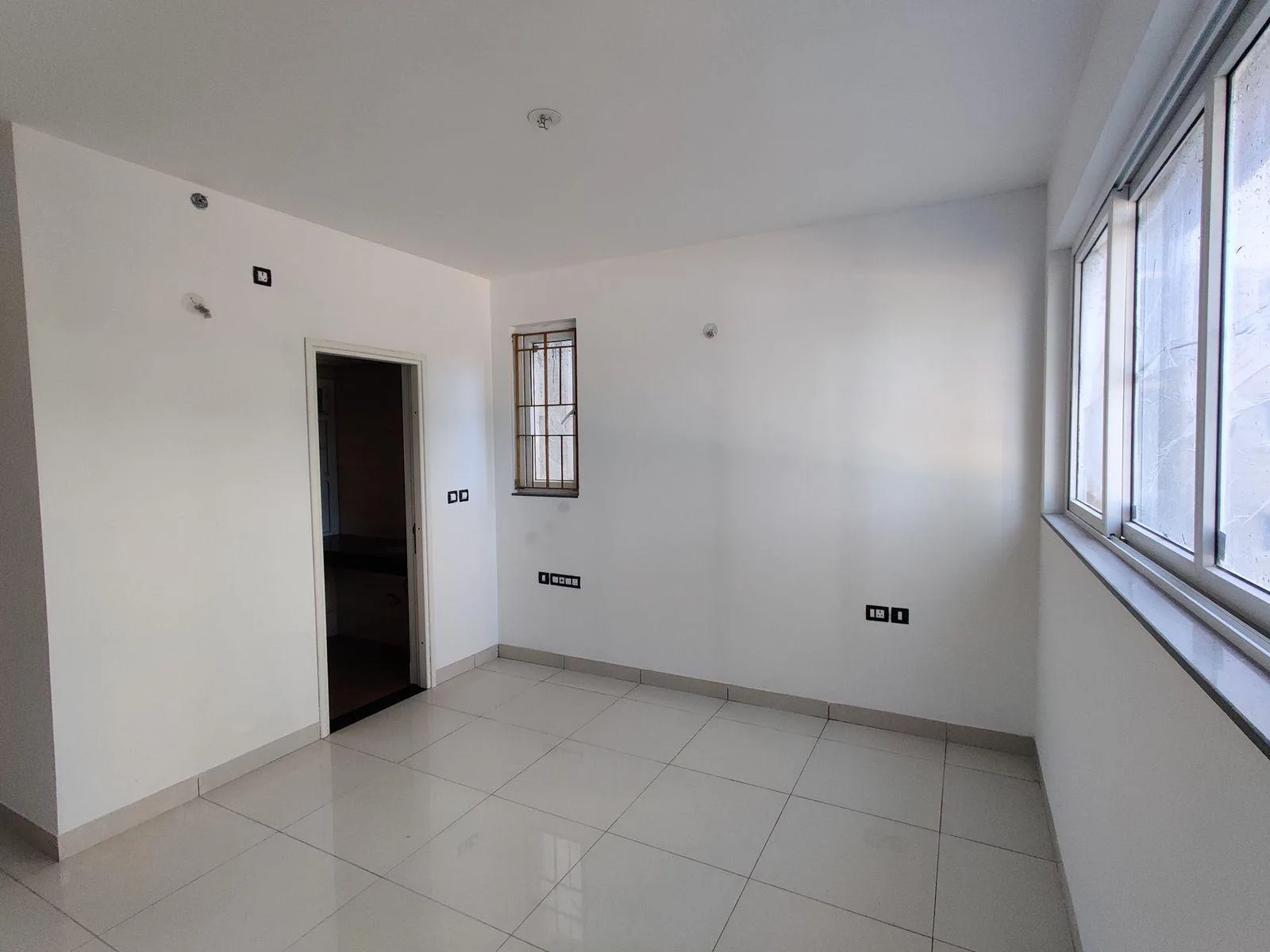 2 BHK Flat for Sale in Chamrajpet, Bangalore