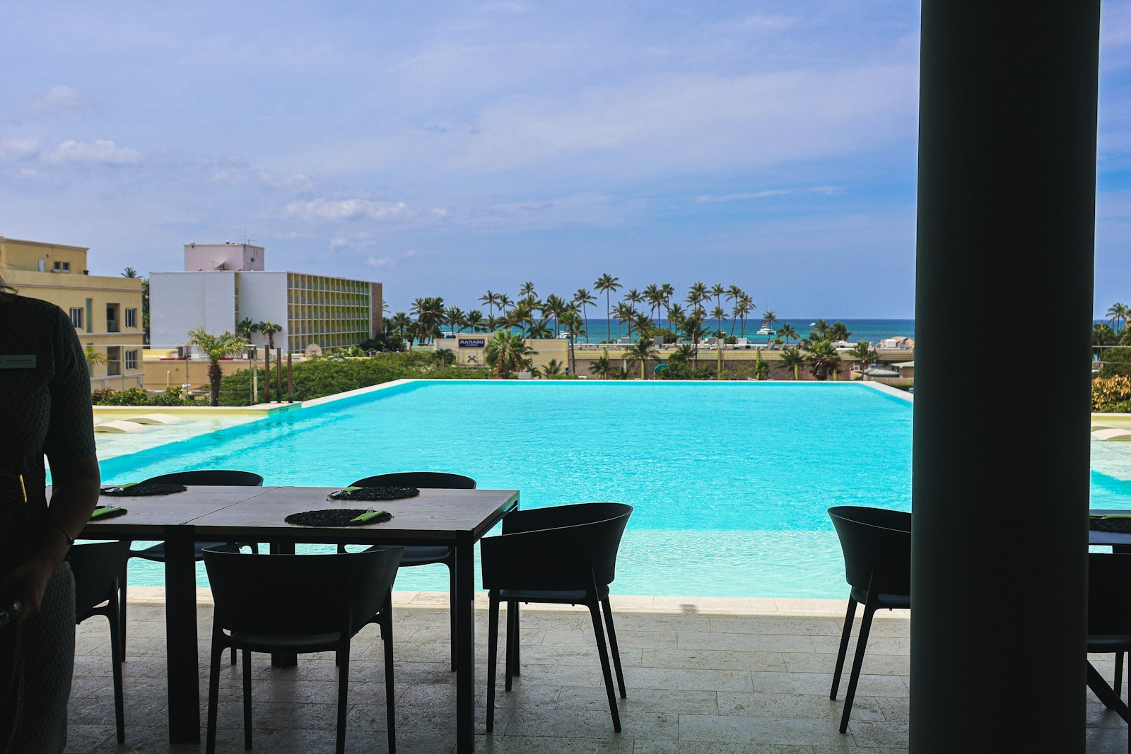 extravagant-pool-party-luxurious-mansion-complete-with-vip-cabanas-dj-booth_11zon