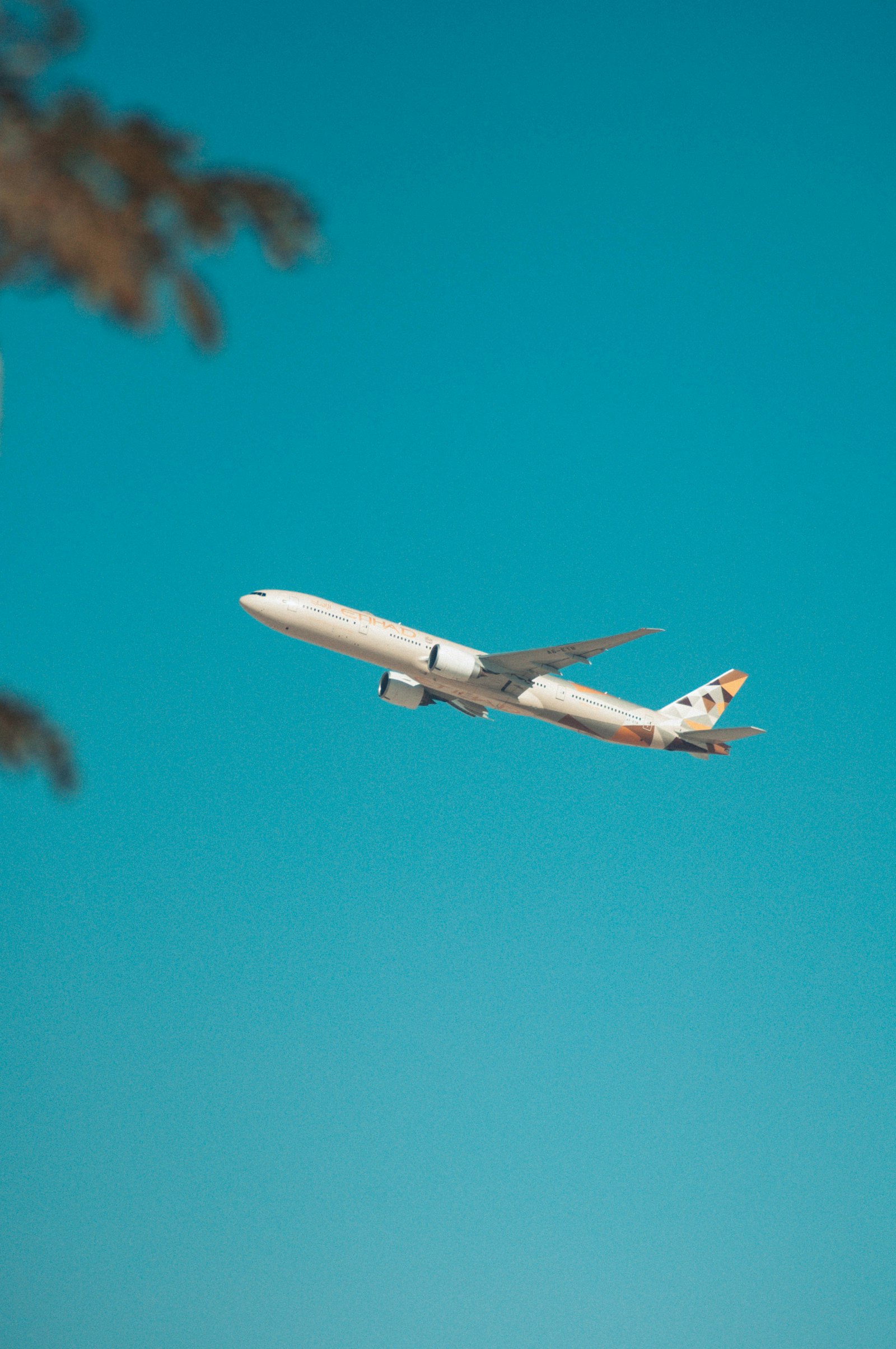 Airplane representing Mangalore to Kuwait flight connectivity