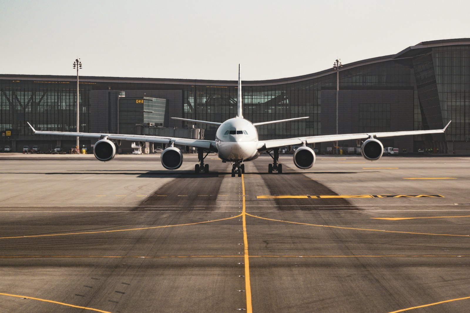 Airplane representing Mangalore to Saudi Arabia flight connectivity