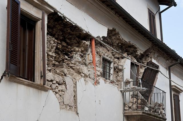 earthquake-1665881_640