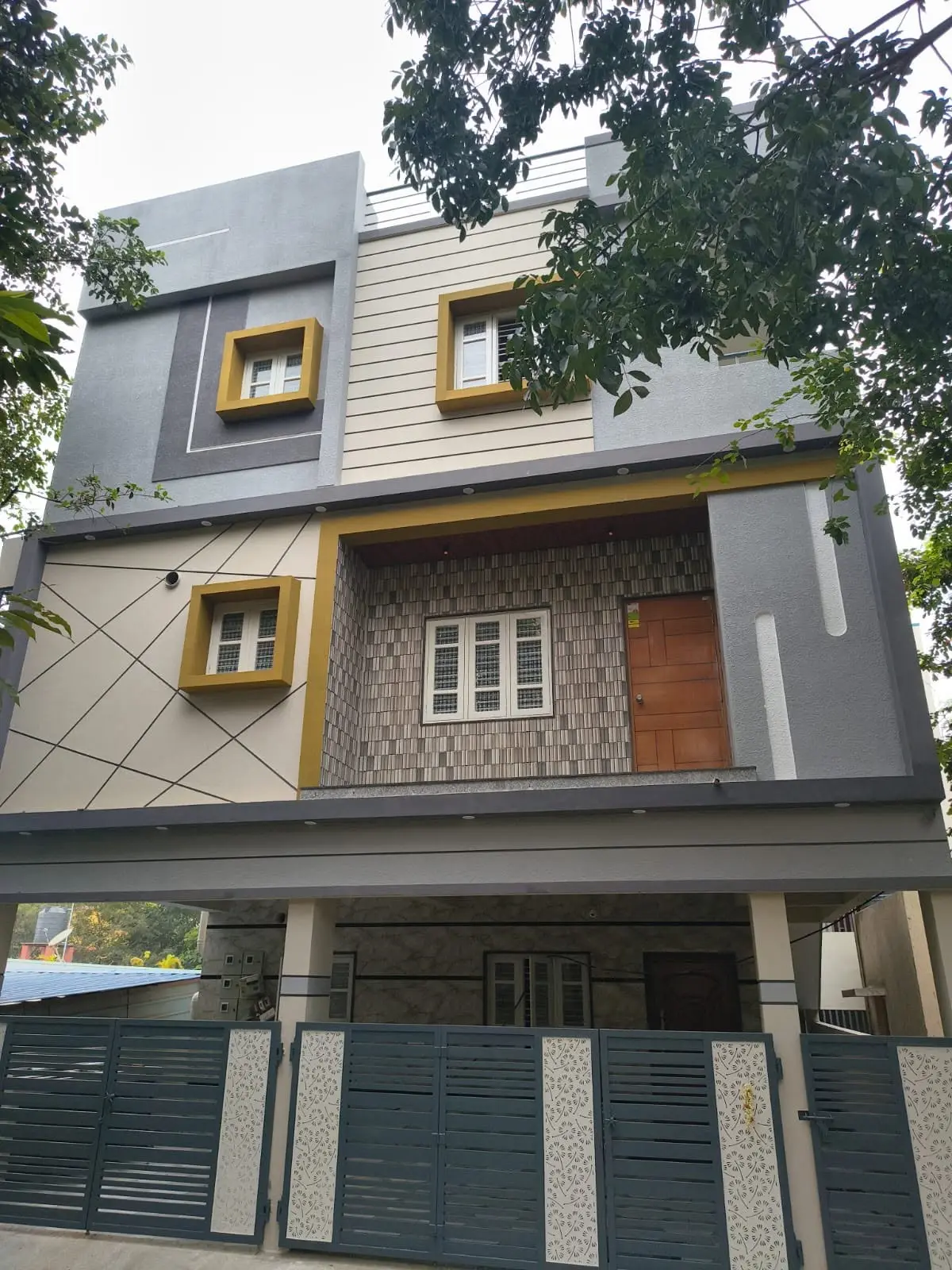 Independent Building for Sale – Singapura, Bangalore