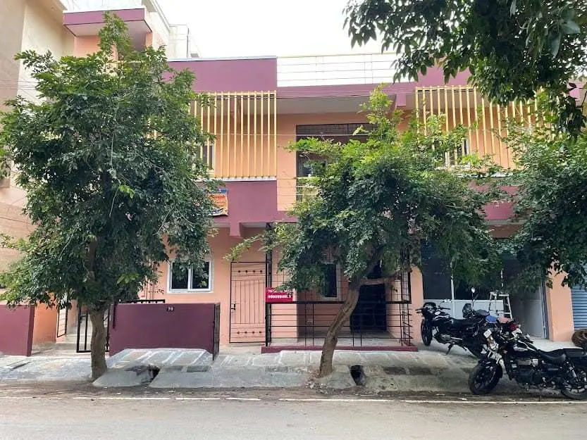 Semi-Commercial Corner Building for Sale Reliable Residency Layot